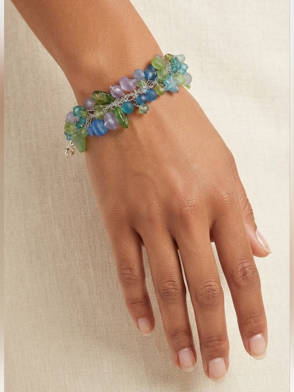 NWOT Artisan Women's Multicolor Wire Beaded Bracelet Sea Glass Color - Picture 3 of 17